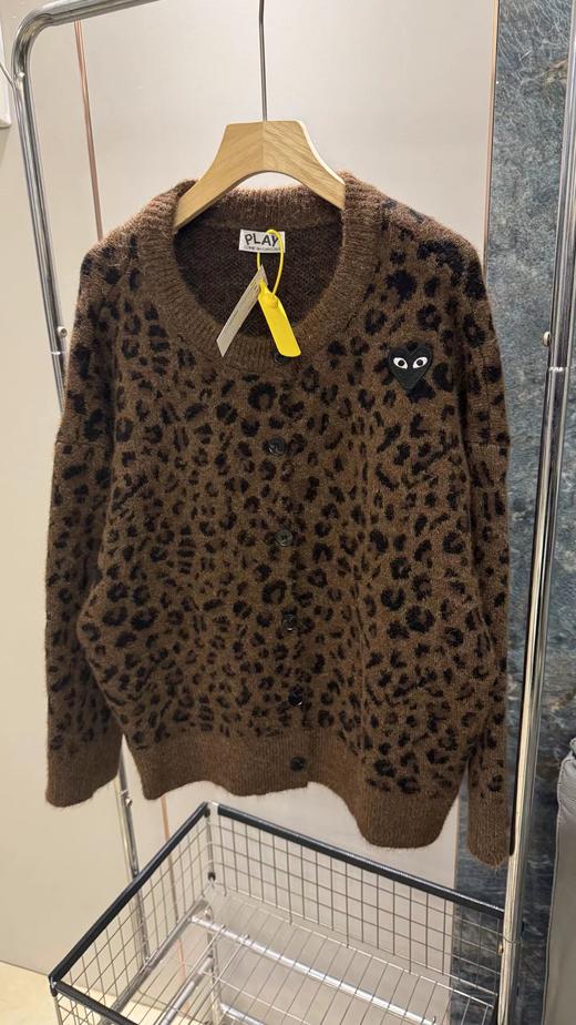 F032077复古甜酷休闲风V领单排纽扣豹纹针织开衫外套 商品图8