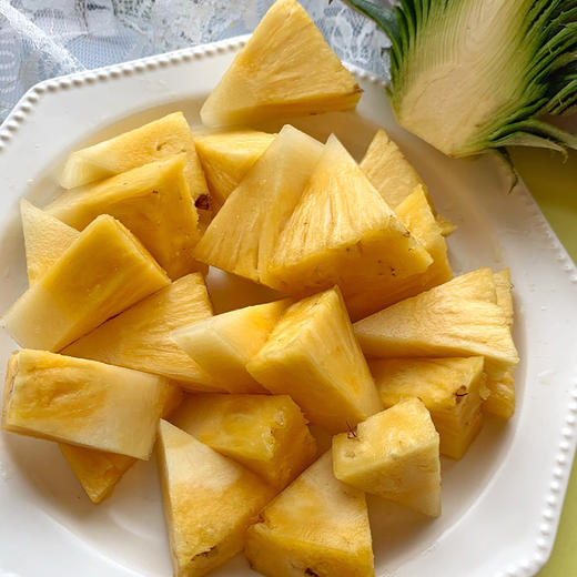 【海南芒果凤梨】产自低纬度地区—海南，个头厚实饱满，汁水成蜜，香甜不齁，皮薄少内刺，去皮后即可品尝鲜美的果肉 商品图3