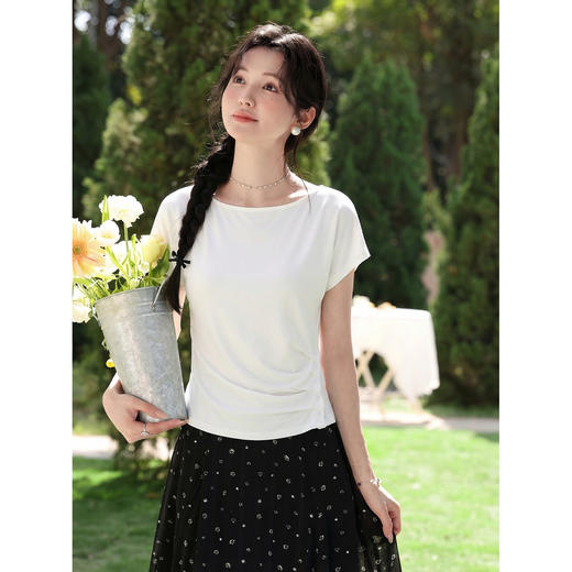 鹿向南「白栀轻语」简约白色圆领T恤女2026夏季新款收腰显瘦上衣 商品图0