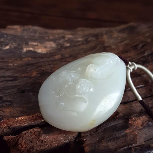 【天然正品】天然新疆籽料细腻油润度佳马上封侯（一帆风顺）和田玉吊坠手把件58.0*41.9*28.9MM（皆取最大值）120326NJ11 商品图4