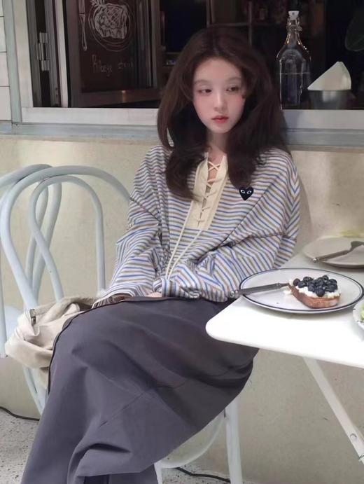 F032071清新复古宽松落肩版型彩条系带爱心刺绣长袖T恤 商品图11