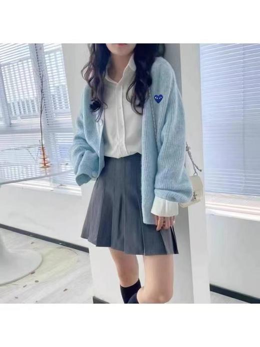 F032079宽松落肩版型V领设计浅蓝坑条V领针织开衫 商品图8