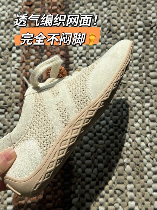 春夏秋三季可穿牛反绒德训鞋、镂空网面自带透气呼吸感！轻盈舒适防滑有质感、无论通勤、旅行✈️都能无缝切换，兼具功能性与颜值的俏皮美鞋！轻盈耐磨大底，脚感如履平地！ 商品图5