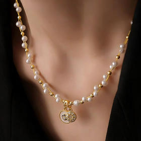 BAOFANDI宝梵迪2026新款法式金色圆牌编织珍珠项链复古千金感时尚精致小众设计锁骨链BF