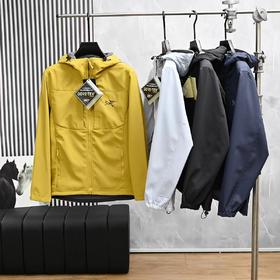 F032059春秋新款轻量软壳抓绒胸前简约小logo连帽冲锋衣外套