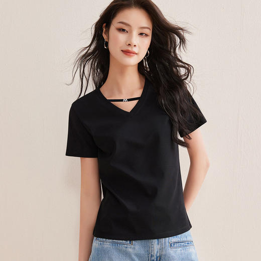 「自j」全新升级【铂金会员128/天猫169/差价41】(72818)洛诗琳气质V领短袖上衣女2026夏季新款短款收腰正肩T恤女 商品图4