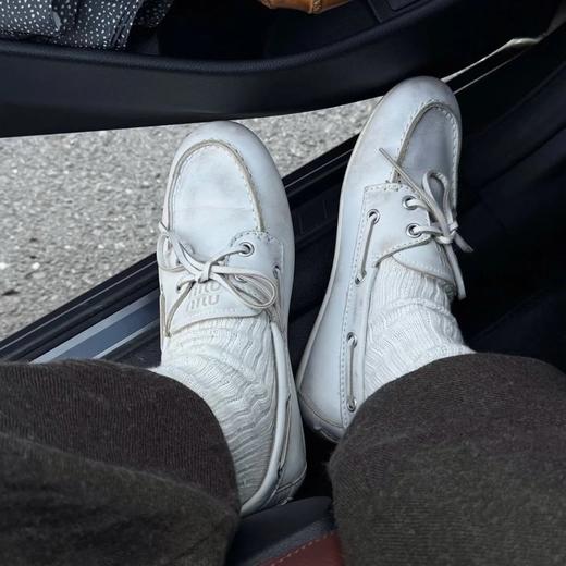 重磅渠道  miu 帆船乐福   做旧擦色系带乐福鞋  舒适软底复古单鞋皮鞋 商品图1