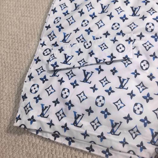 F032033春秋新款男女同款白底蓝老花满印连帽冲锋夹克外套 商品图6