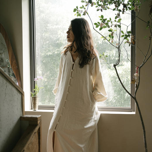 【上新88折】「女祭司」系列白袍 | 开领连衣裙 禾娑基地 敦煌生态种植棉麻 无塑星球 商品图2