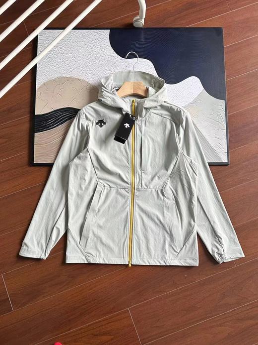 F032006春季新款训练运动健身防晒外套男士梭织上衣 商品图6