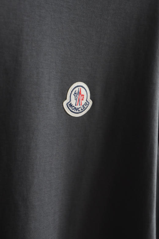 M0nc1er 水柔丝光 经典圆领长袖 T 恤 CX257 商品图6