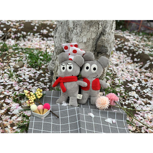 【爱心树童书多规格】鼠小弟的小背心（全8册）+玩偶一对+印章 商品图5