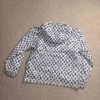 F032033春秋新款男女同款白底蓝老花满印连帽冲锋夹克外套 商品缩略图1