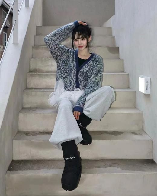 F032043春秋新款休闲时尚马海毛豹纹针织纽扣毛衣开衫外套 商品图12