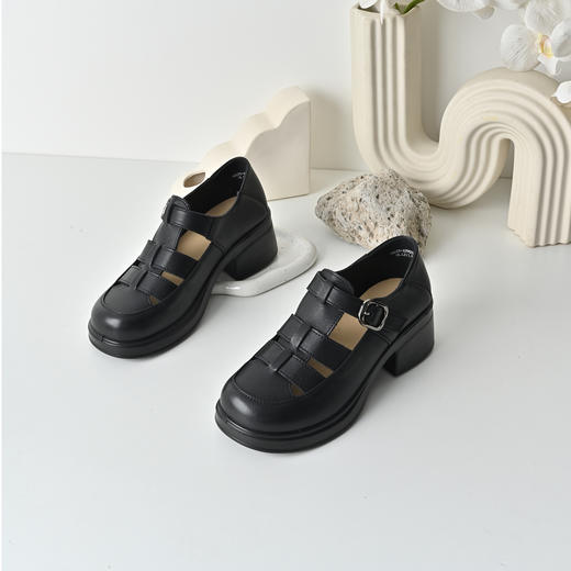 经典鲨2026夏季专柜新品牛皮革百搭圆头4.5cm罗马编织凉鞋女KW233-629031 商品图1