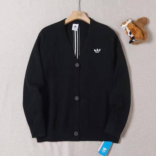 F0320140男女同款刺绣logo后背三条杠V领+排扣设计毛衣开衫 商品图5