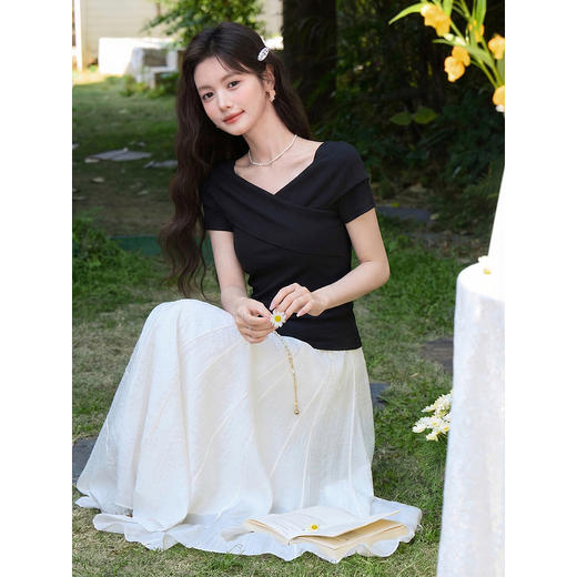 鹿向南「塞纳来信」莱赛尔高级感黑色设计感短袖T恤女夏气质上衣 商品图3