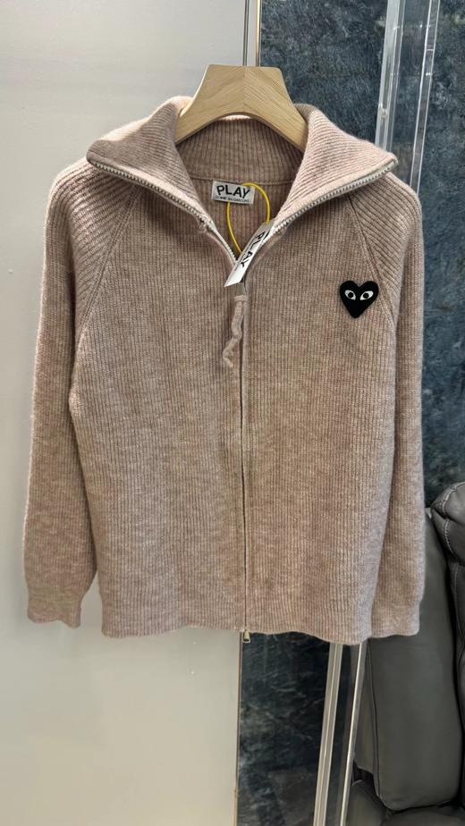 F032073宽松落肩版型简约休闲温柔粉V领竖坑条针织开衫 商品图14