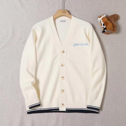 F032061休闲百搭V领排扣下摆条纹设计字母刺绣开衫 商品图7