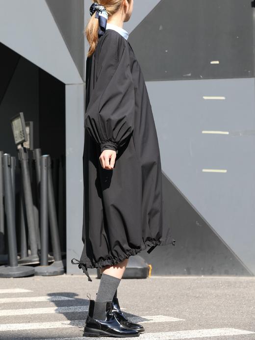 TYNVIE 气球袖防水抽绳派克大衣-黑色 商品图4