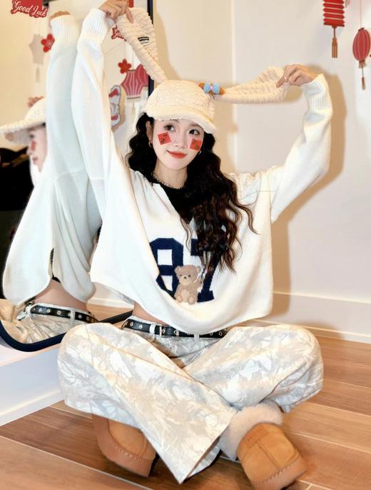 F032042春秋新款时尚百搭情侣款数字小熊短款针织毛衣 商品图7