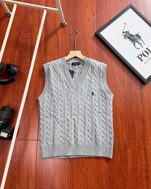 F032013秋冬新款减龄百搭简约时尚V领麻花针织马甲 商品图5