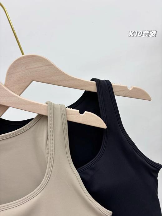 F032094春夏新款双面云感运动背心收腹提臀瑜伽短裤套装 商品图3