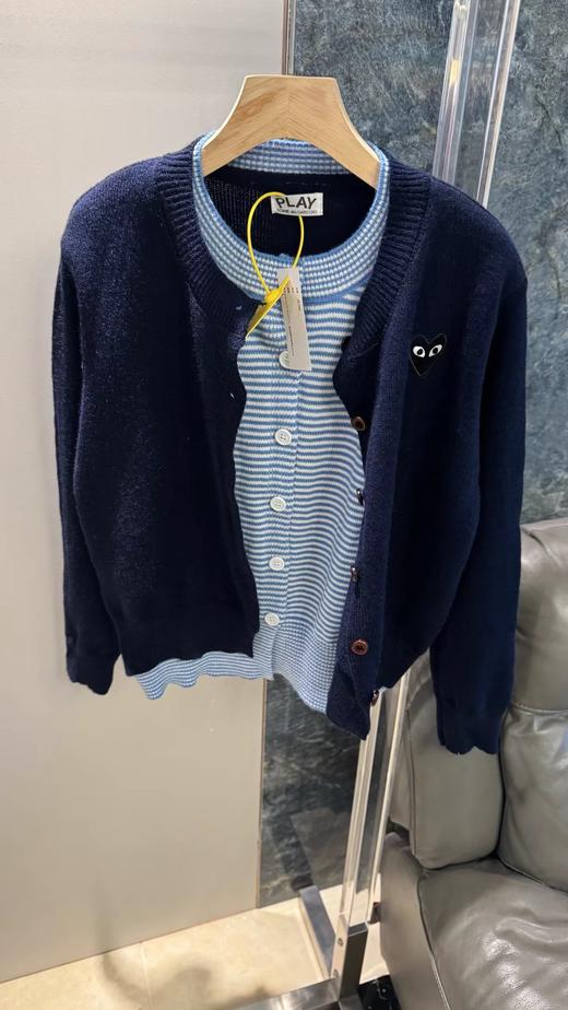 F0320148复古学院风藏青圆领蓝白条纹短款修身针织开衫 商品图2