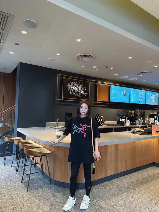 F0320134新款彩色鸟渐变印花宽松男女同款圆领纯棉短袖T恤 商品图1