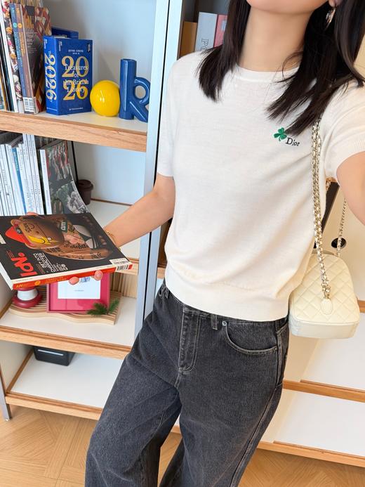 迪奥  四叶草 26Ss最新款白色针织短袖（MM） 商品图5