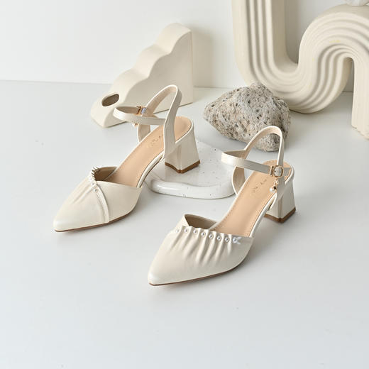 经典鲨2026夏专柜新品优雅尖头5cm中粗跟气质后空单鞋凉鞋女KC19-629031 商品图3