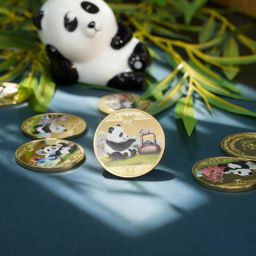 十二生肖熊猫纪念章 国画大师刘中创作  全套12枚带礼盒 商品图5