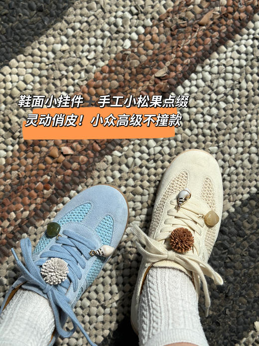春夏秋三季可穿牛反绒德训鞋、镂空网面自带透气呼吸感！轻盈舒适防滑有质感、无论通勤、旅行✈️都能无缝切换，兼具功能性与颜值的俏皮美鞋！轻盈耐磨大底，脚感如履平地！ 商品图6