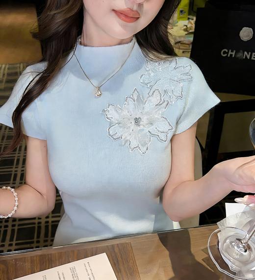 张心子【薄荷千金】半高领气质甜美方领弹力立体花朵软糯针织衫上衣 U2603051 商品图2