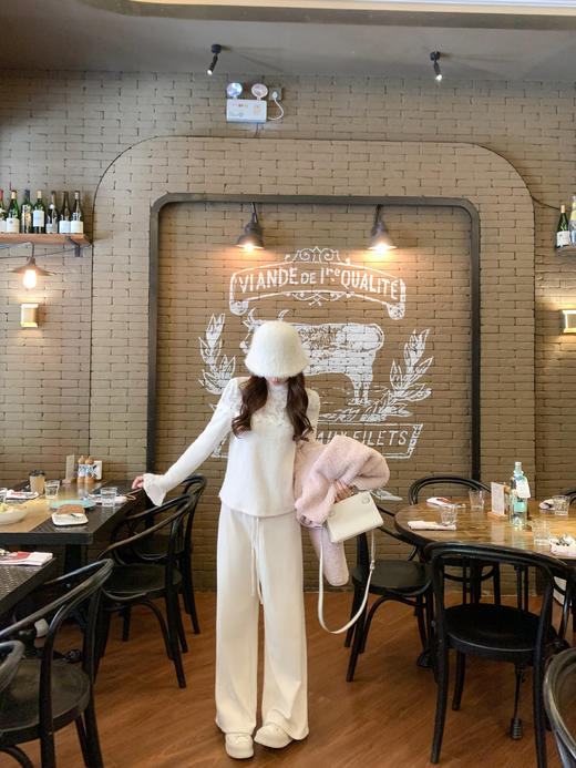 <曾小咸推荐>3.23现货秒杀 ！微信超特价！ 半高领蕾丝针织打底衫 日常159.99 立减70 秒杀89.99！！ 毛绒外套 秒杀139.99！！ 商品图8