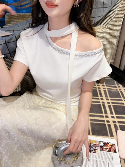 张心子【慵懒周末】挂脖露肩不规则显瘦小众设计上衣 U2603013 商品图1