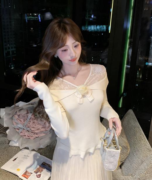 张心子【南法假日】气质甜美温柔风蕾丝拼接上衣 U2603011 商品图9