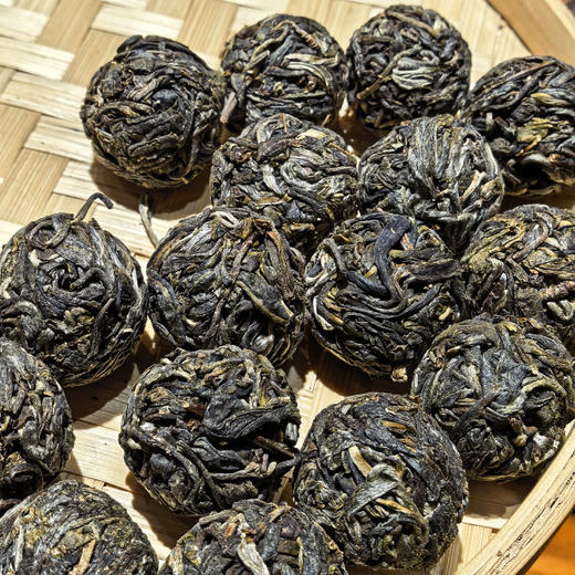 云茶盟主天花板【至尊系列-鲲鹏-小户赛】2024年头春，树龄600年＋红土地大型古树单株，蜜香，花香，滋味超足！首年补贴发售，一定要囤！净含量：25粒！ 商品图1