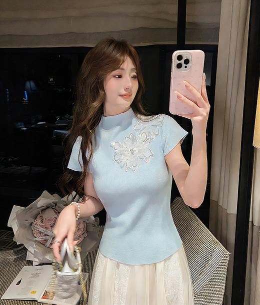 张心子【薄荷千金】半高领气质甜美方领弹力立体花朵软糯针织衫上衣 U2603051 商品图5