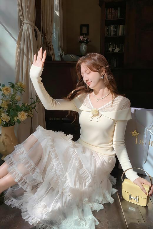 张心子【南法假日】气质甜美温柔风蕾丝拼接上衣 U2603011 商品图1