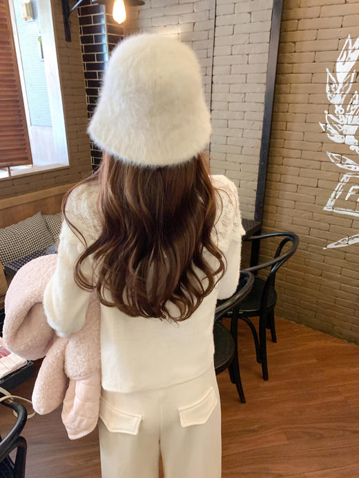 <曾小咸推荐>3.23现货秒杀 ！微信超特价！ 半高领蕾丝针织打底衫 日常159.99 立减70 秒杀89.99！！ 毛绒外套 秒杀139.99！！ 商品图5