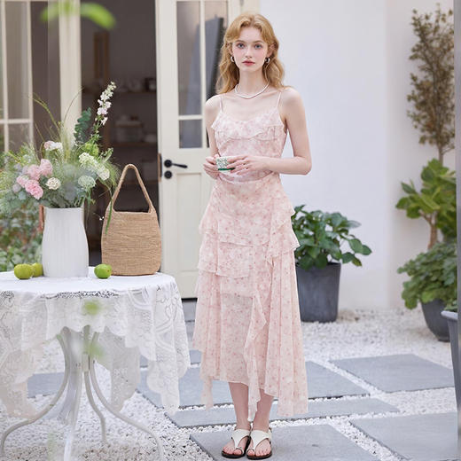 西遇双层荷叶边2026春季新款不规则飘带提花吊带长裙显瘦连衣裙H0060202 商品图1