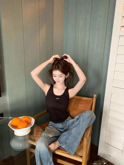 【非质量问题不退换】MiuMiu 26早春新款背心 两色（XHH） 商品图6