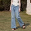 西遇浅蓝色高腰2026春季新款宽松显瘦垂感做旧阔腿喇叭牛仔裤女H0060205 商品缩略图4