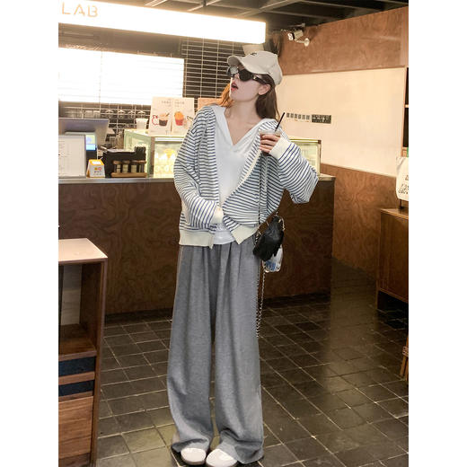 <曾小咸推荐>3.23现货秒杀 ！微信超特价！韩系阔腿休闲裤 日常159.99 立减90 秒杀69.99！！ 纯色开衫 秒杀79.99！！白色连帽长袖秒杀79.99！ 商品图1