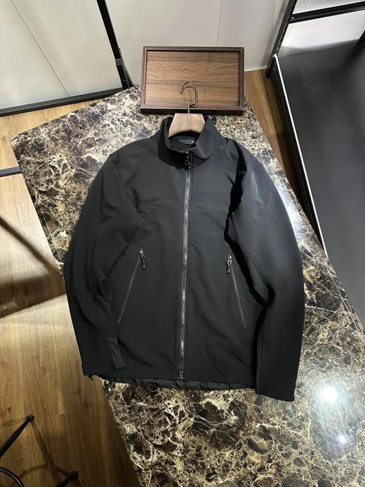 极简立体软壳 利落 拉链上下开合 三色齐发 城市通勤与轻户外双重适配 商品图4