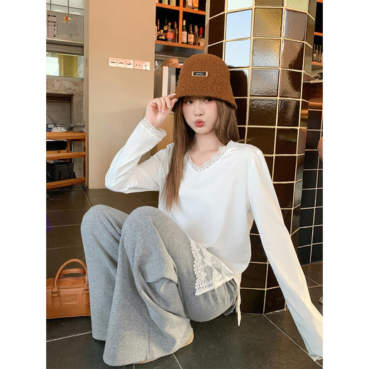 <曾小咸推荐>3.23现货秒杀 ！微信超特价！韩系v领蕾丝花边长袖T 日常149.99 立减80 秒杀69.99！！ 商品图2