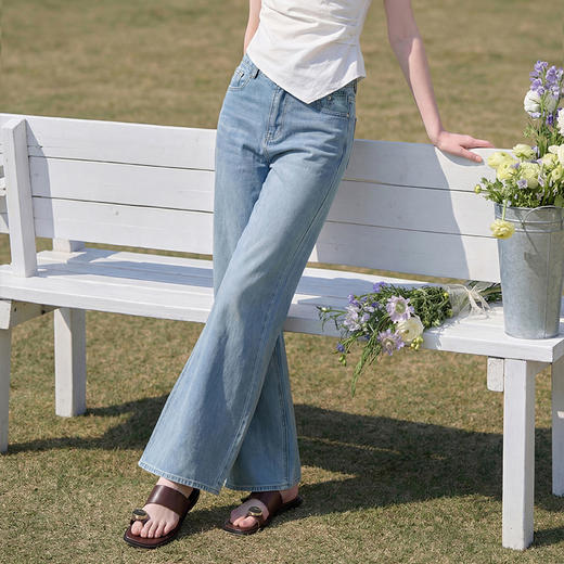 西遇浅蓝色高腰2026春季新款宽松显瘦垂感做旧阔腿喇叭牛仔裤女H0060205 商品图2