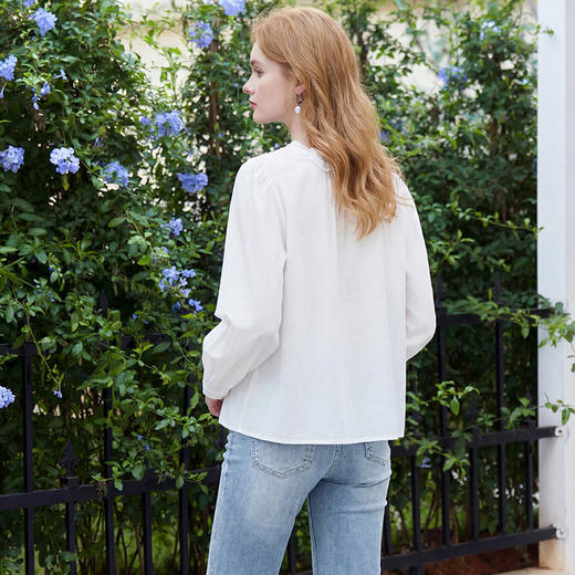 西遇法式v领2026春新款轻薄褶皱全棉贴花边泡泡袖上衣长袖女衬衫H0060195 商品图4