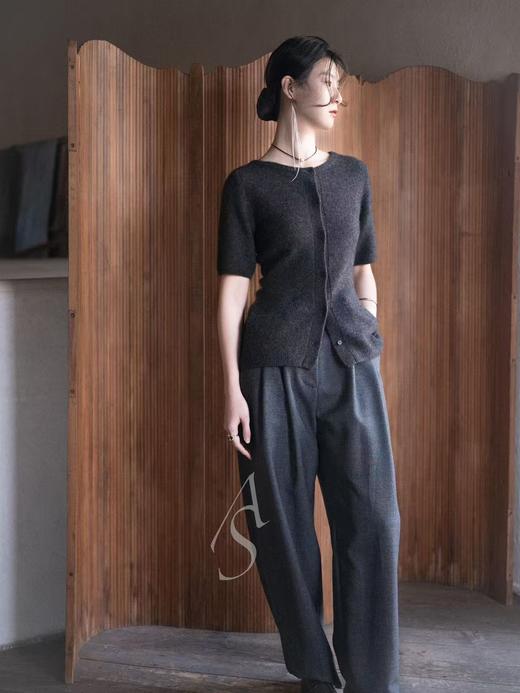 Mark Kenly Domino Tan 象牙白/深灰色KOVA牦牛毛中袖开衫 商品图0